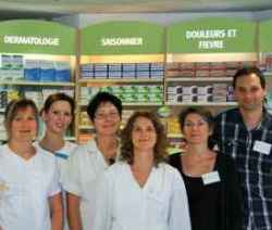 équipe des pharmaciens et des préparateurs de la pharmacie de bourgneuf en retz